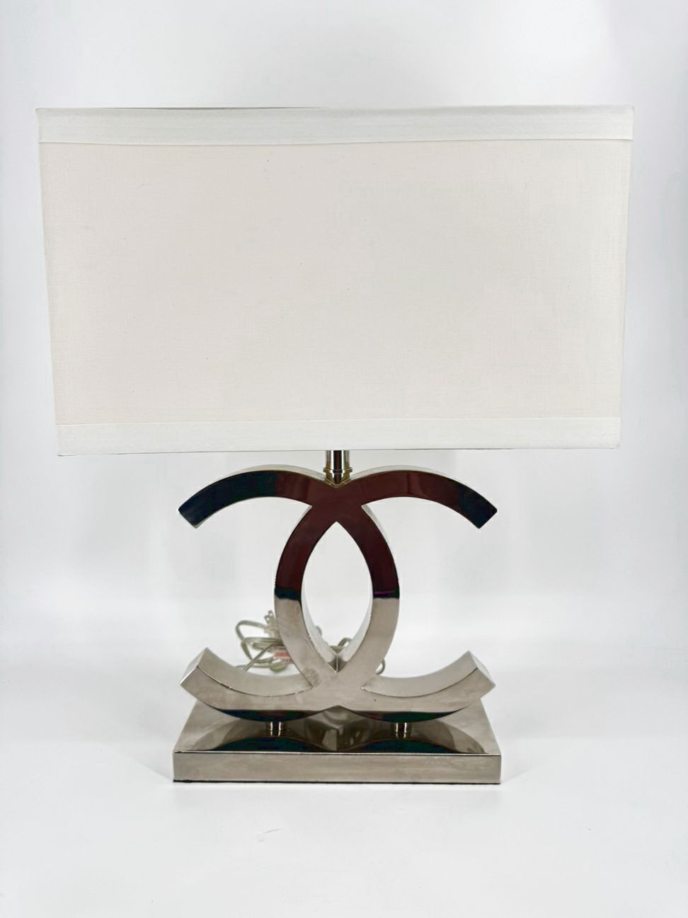 Silver Metal Interlocking CC Lamp