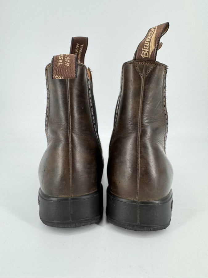 BLUNDSTONE Size 8 Chocolate Leather Boots