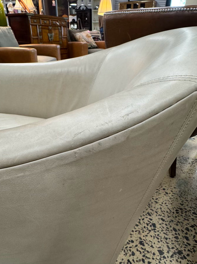 LEE INDUSTRIES Cream Leather Barrel Back Swivel Chair