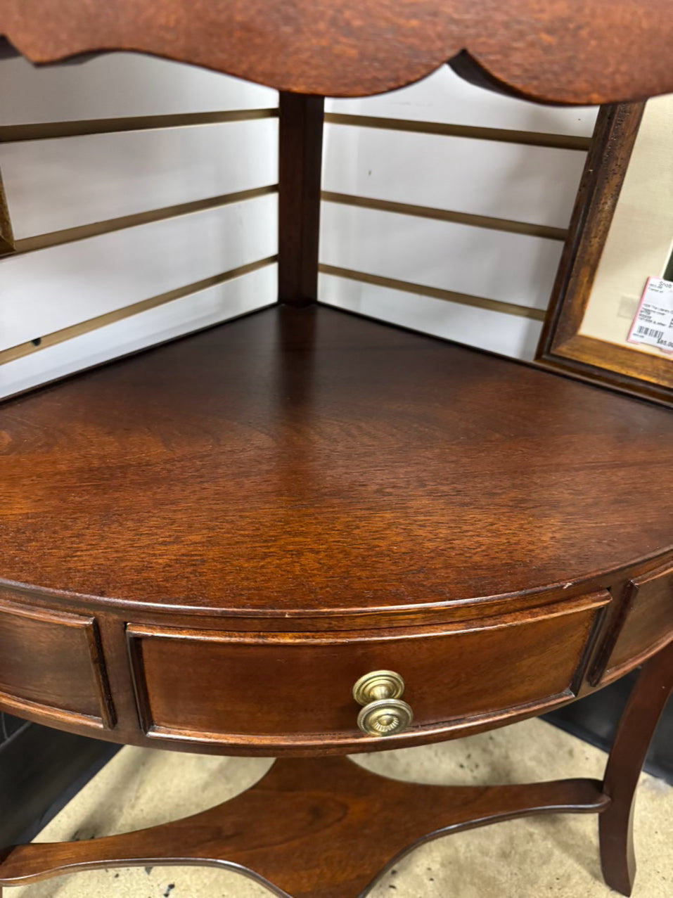 SOUTHAMPTON Mahogany Corner Table