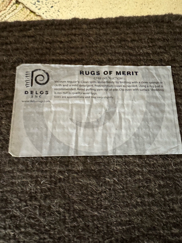 DELOS INC. RUGS OF MERIT Brown & White Pebbled Flowers Area Rug
