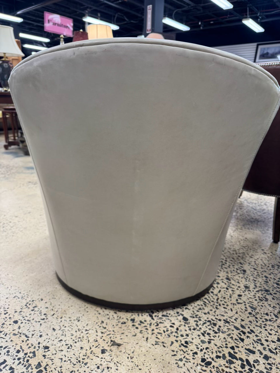 LEE INDUSTRIES Cream Leather Barrel Back Swivel Chair