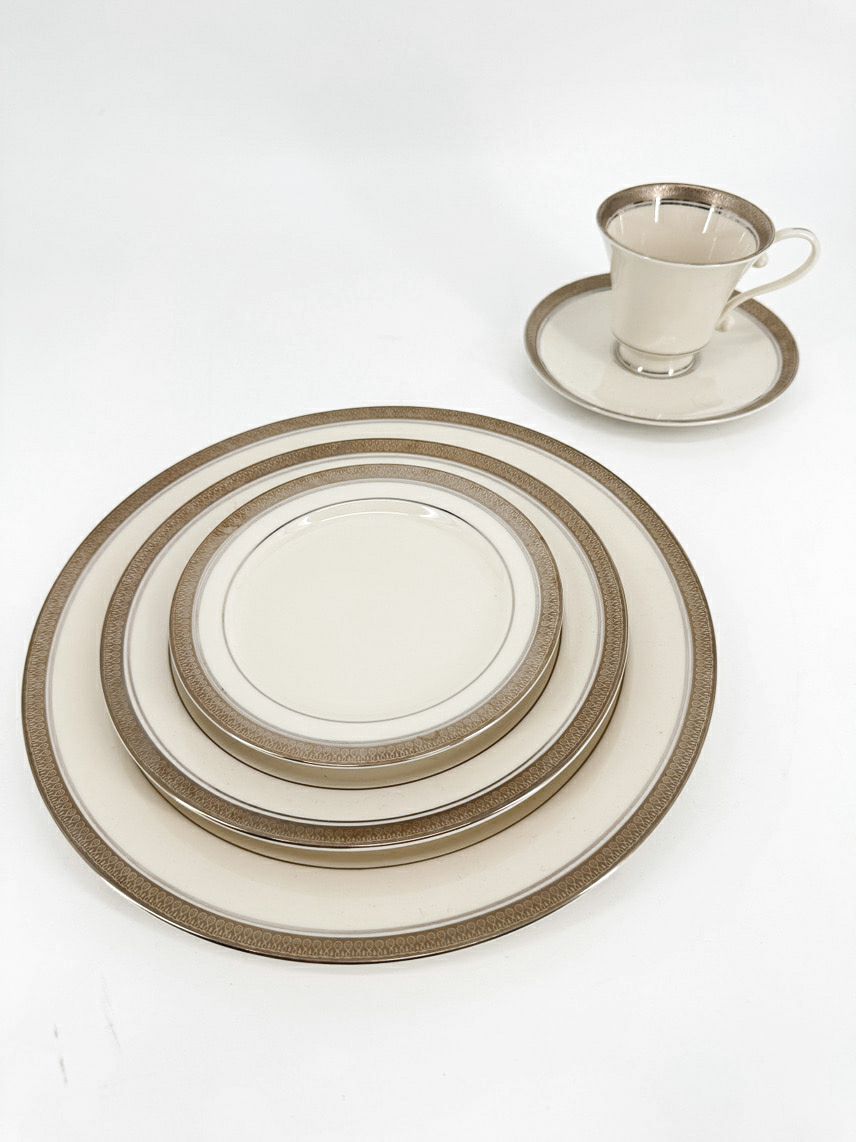 PICKARD White & Silver Geneva Set of 8 Dinnerware