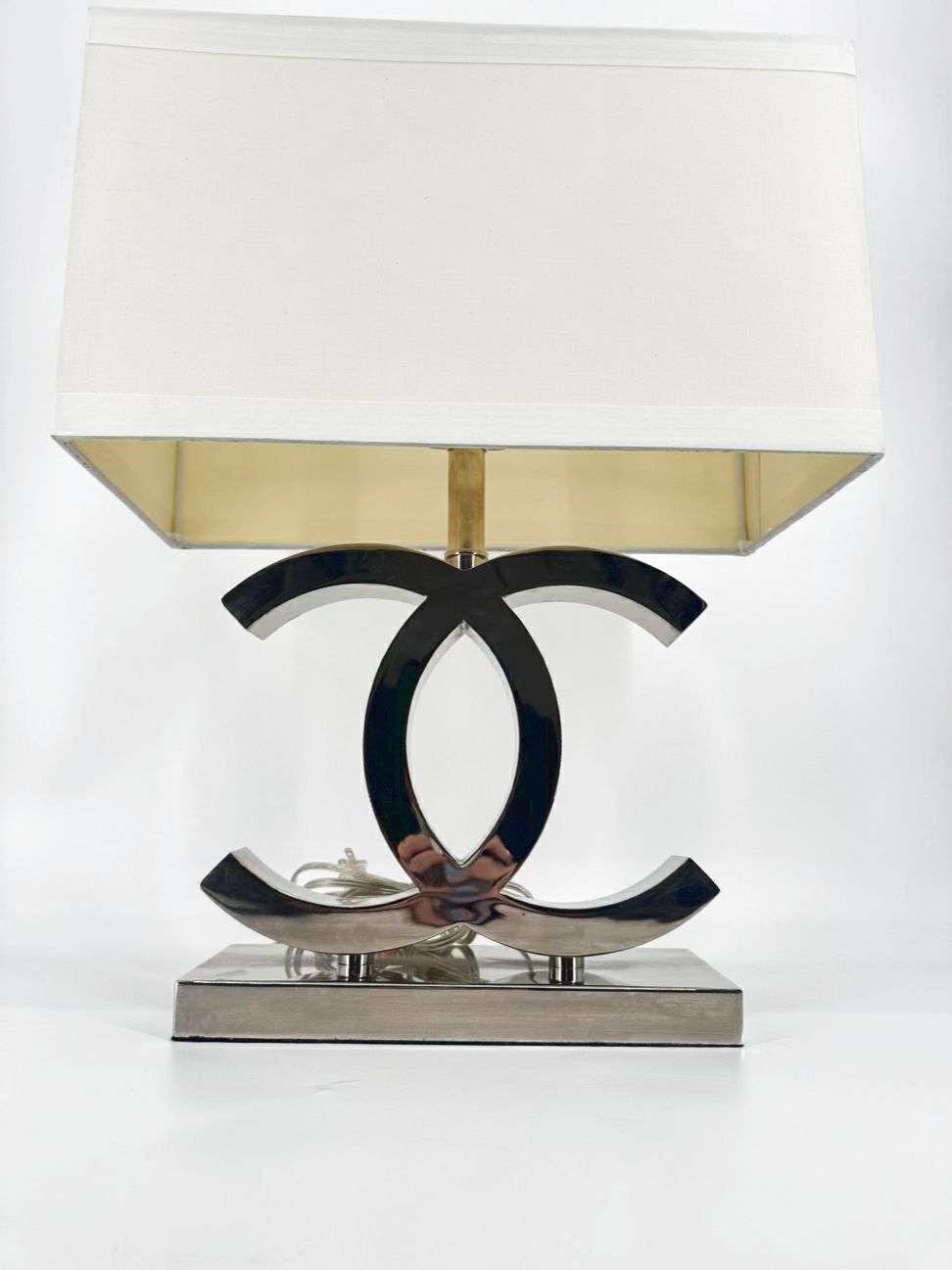 Silver Metal Interlocking CC Lamp