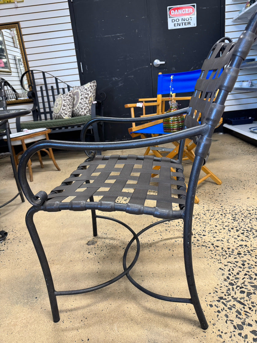 BROWN JORDAN Brown Aluminum Round Glass Top Table & 4 Chairs