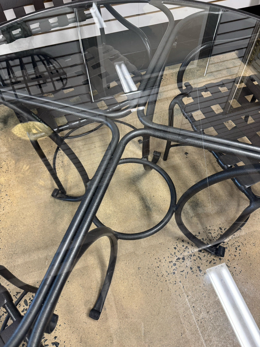 BROWN JORDAN Brown Aluminum Round Glass Top Table & 4 Chairs
