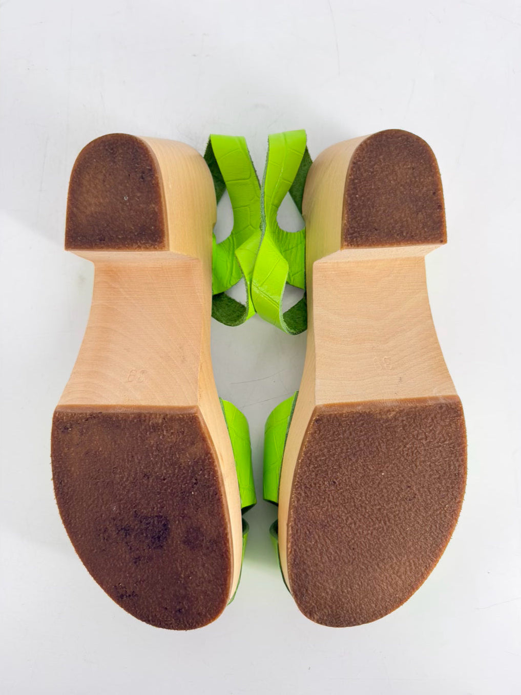 HASBEENS Size 39 Neon Green Leather Sandals