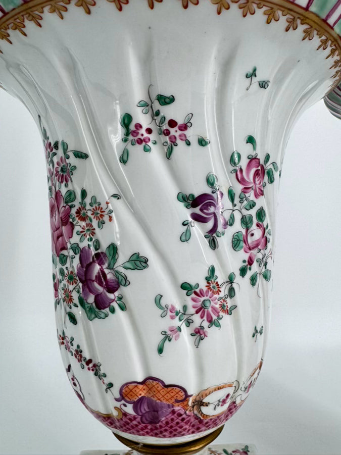 SAMSON Pink & Green Porcelain Pair of Jars w/ Lids