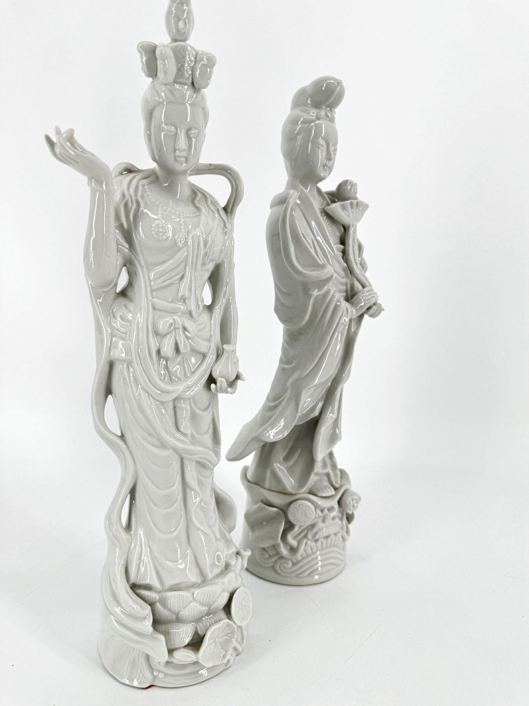 White Porcelain Pair of Geishas Figurines