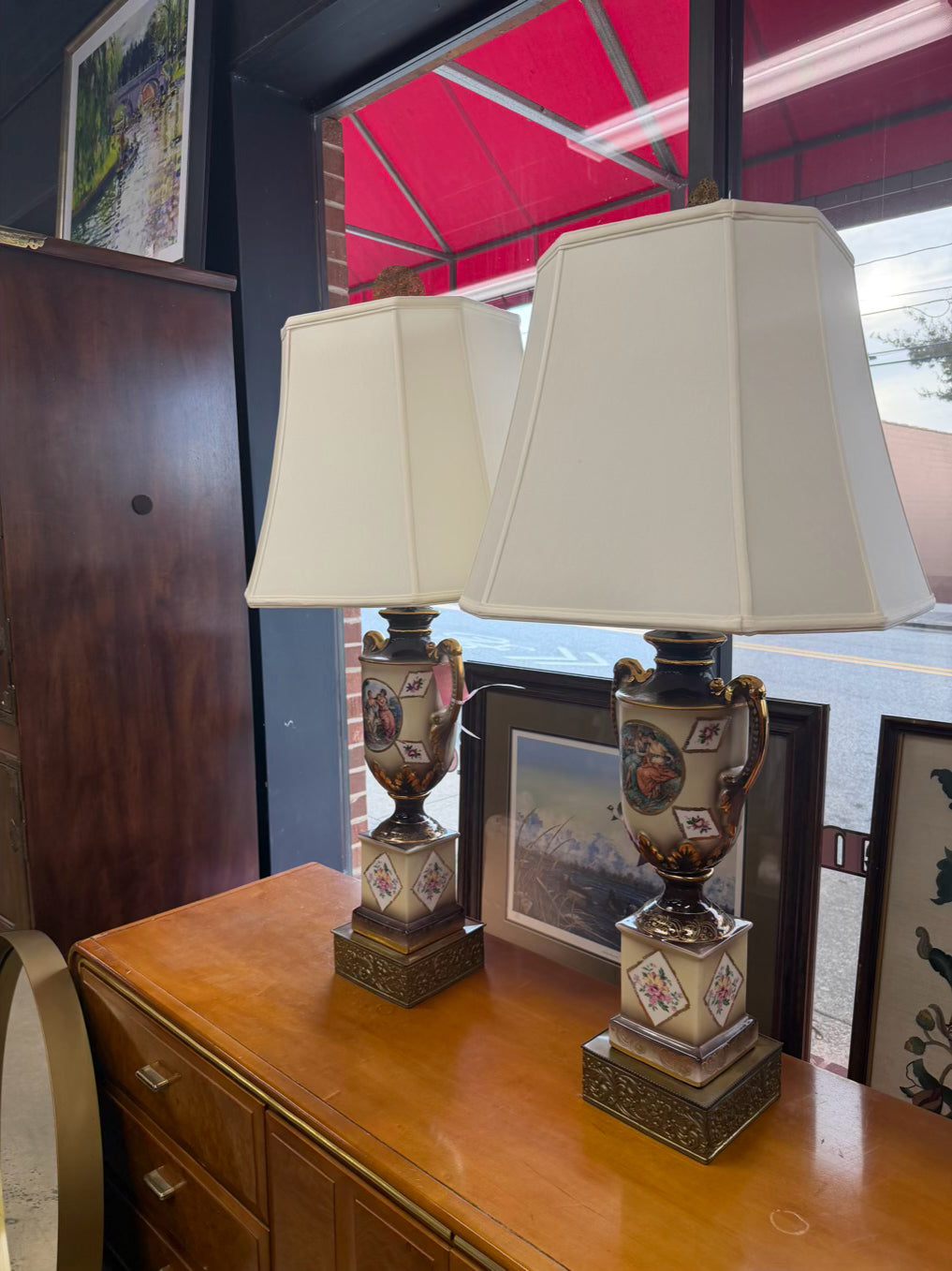 Cream & Gold Hand Painted Porcelain Urn Pair Of Lamps w/ Shades