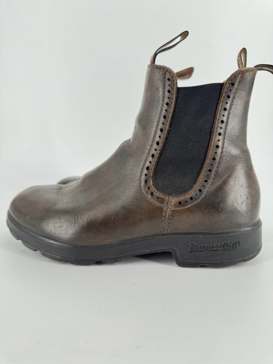 BLUNDSTONE Size 8 Chocolate Leather Boots