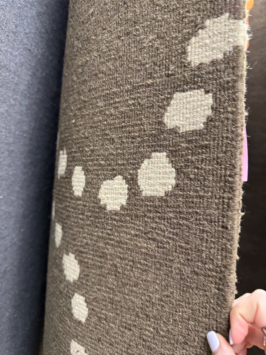 DELOS INC. RUGS OF MERIT Brown & White Pebbled Flowers Area Rug