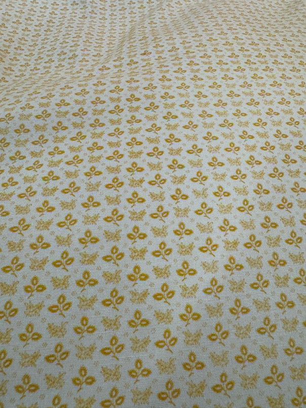 Yellow Foliage Print Down Cushion Chaise
