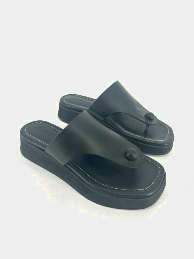 ME + EM Size 38 Black Leather Flip Flops
