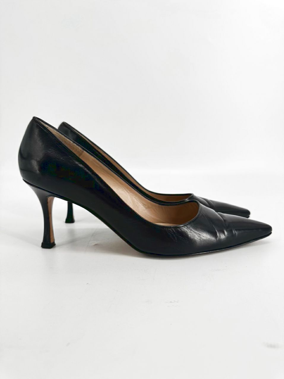 MANOLO BLAHNIK Size 38.5 Black Leather Heels