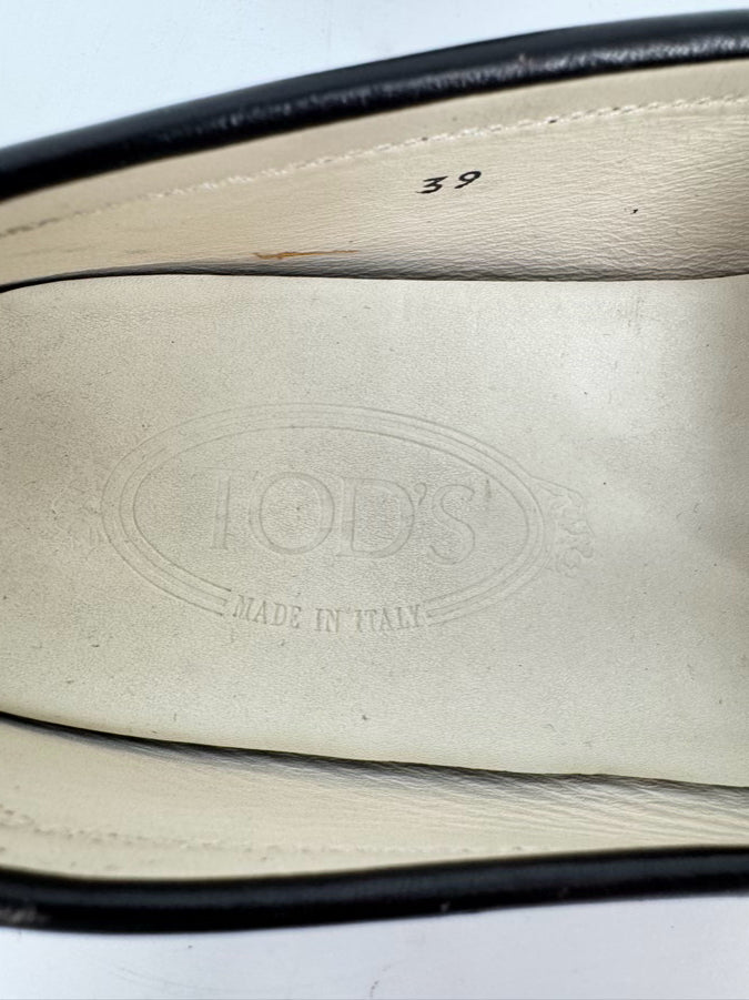 TODS Size 39 Black Leather Flats