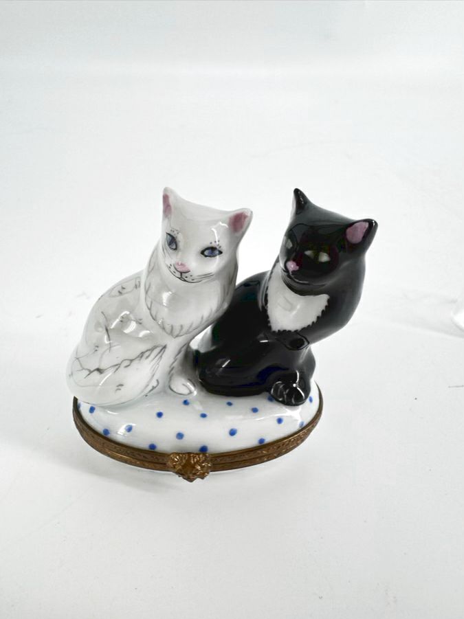 LIMOGES White & Black Cat Couple Ceramic Trinket Box