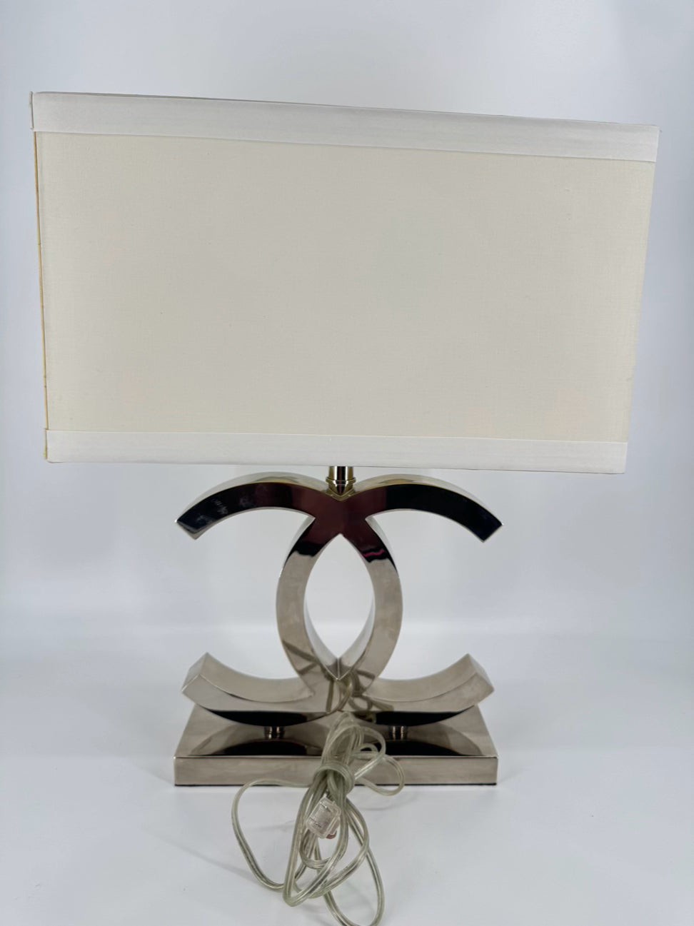 Silver Metal Interlocking CC Lamp