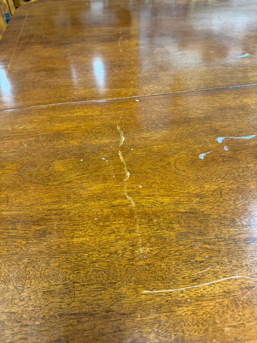 DUNCAN PHYFE Wood Table & 6 Chippendale Chairs w/ 4 Leaves