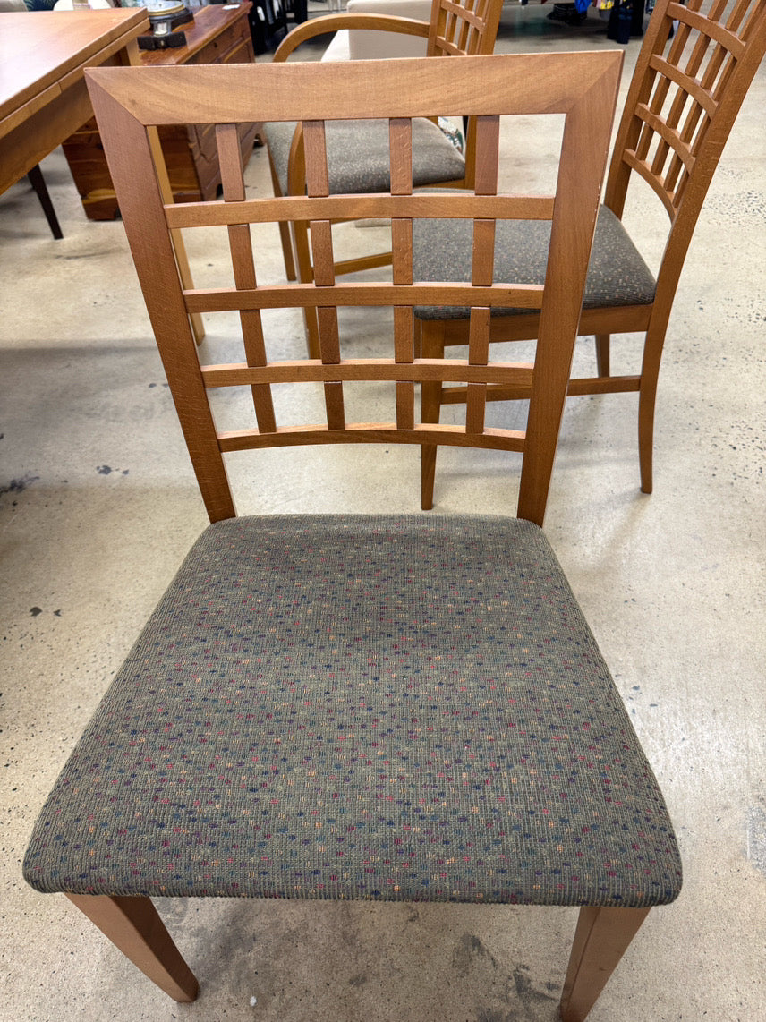 GANGSO Blond Wood Table & 6 Chairs w/ 2 Pullout Leaves