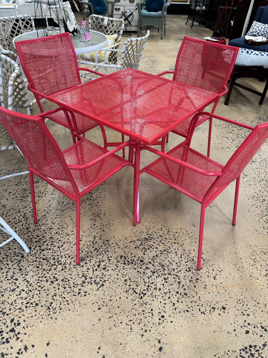 OIA OUTDOOR Red Powder Coated Cast Aluminum Dining Set