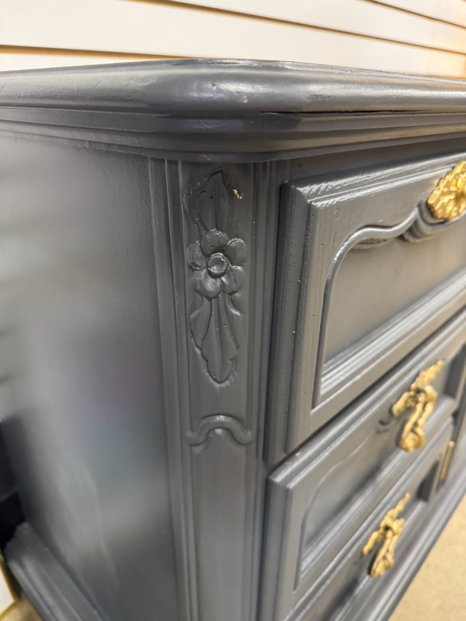 VINTAGE STANLEY FURNITURE Gray Painted Wood Dresser