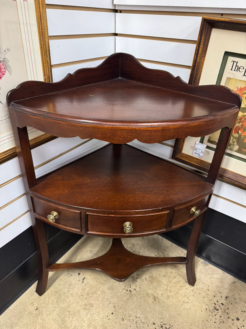 SOUTHAMPTON Mahogany Corner Table