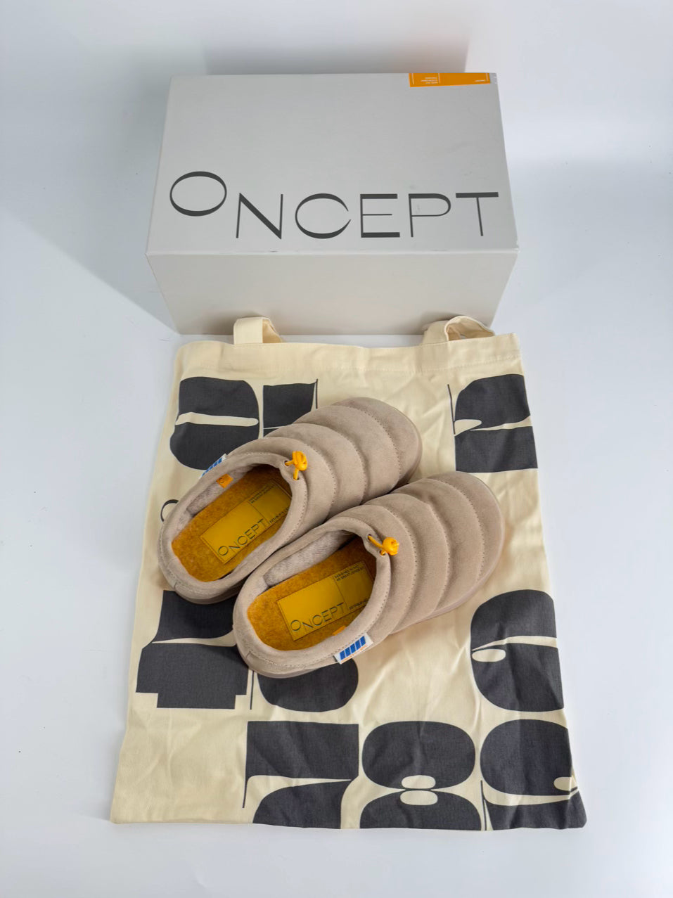 ONCEPT Size 7 Sand Suede Chicago Slippers