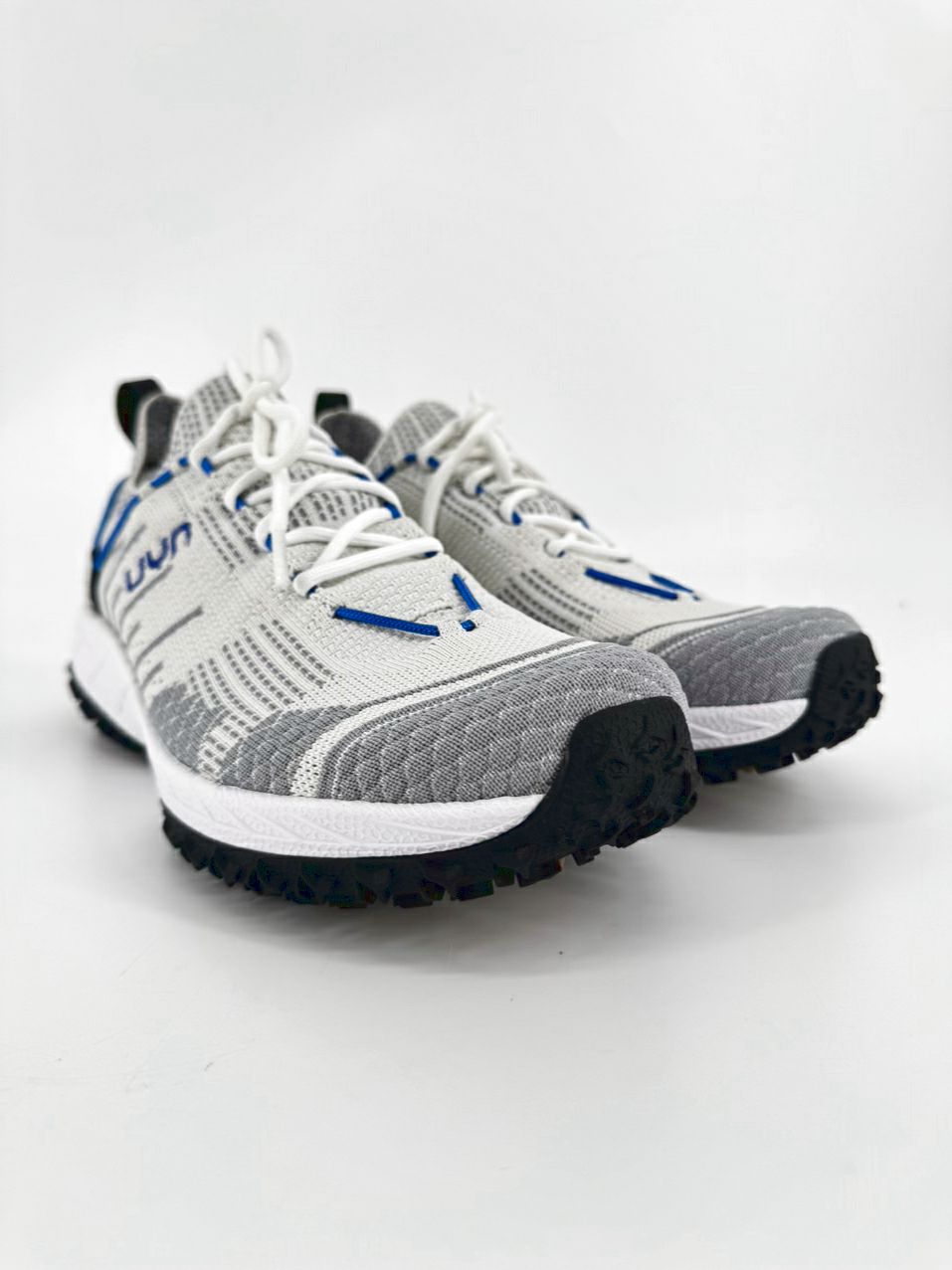 UYN Size 11 White & Gray Textile Sneakers