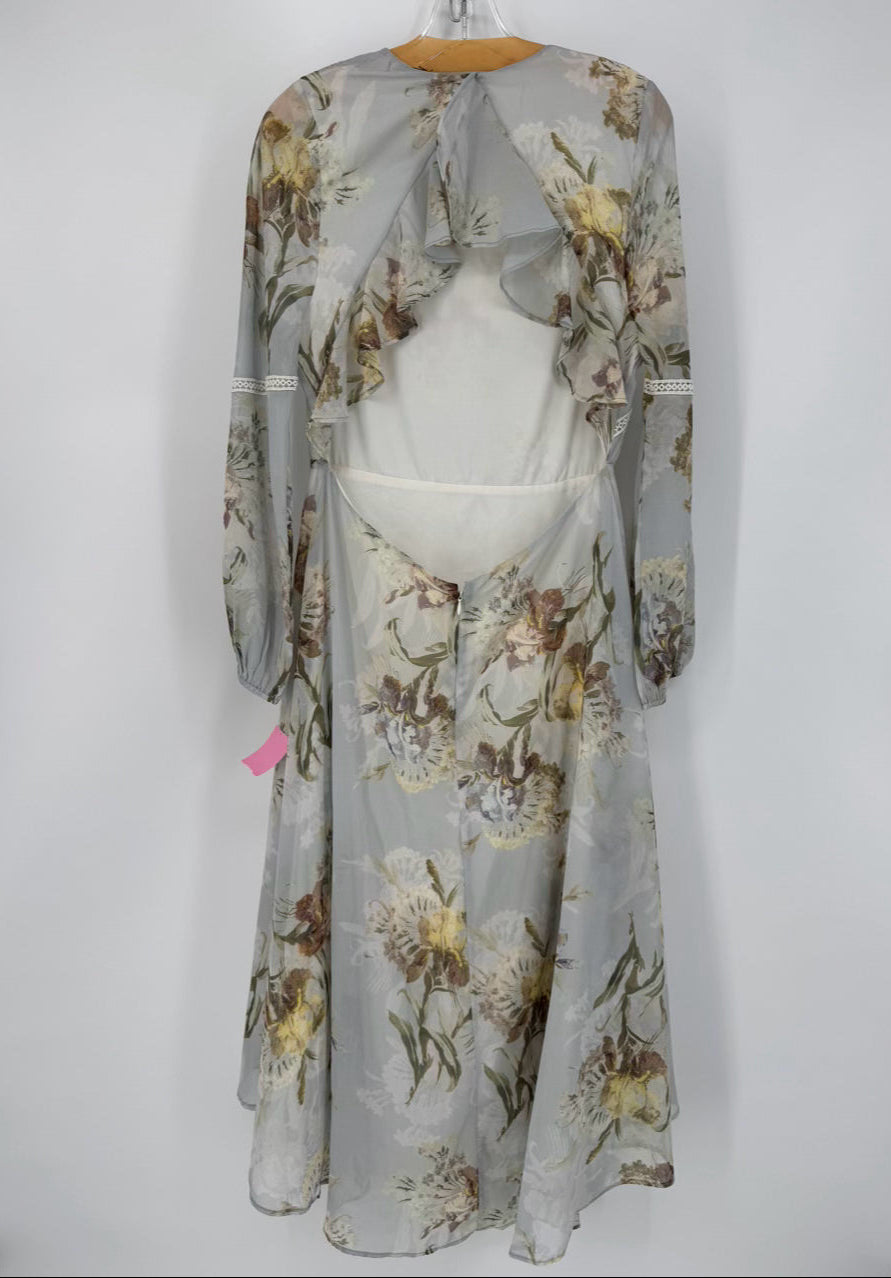 HOPE & IVY Size 14 Pale Blue Floral Open Back Maxi-Dress
