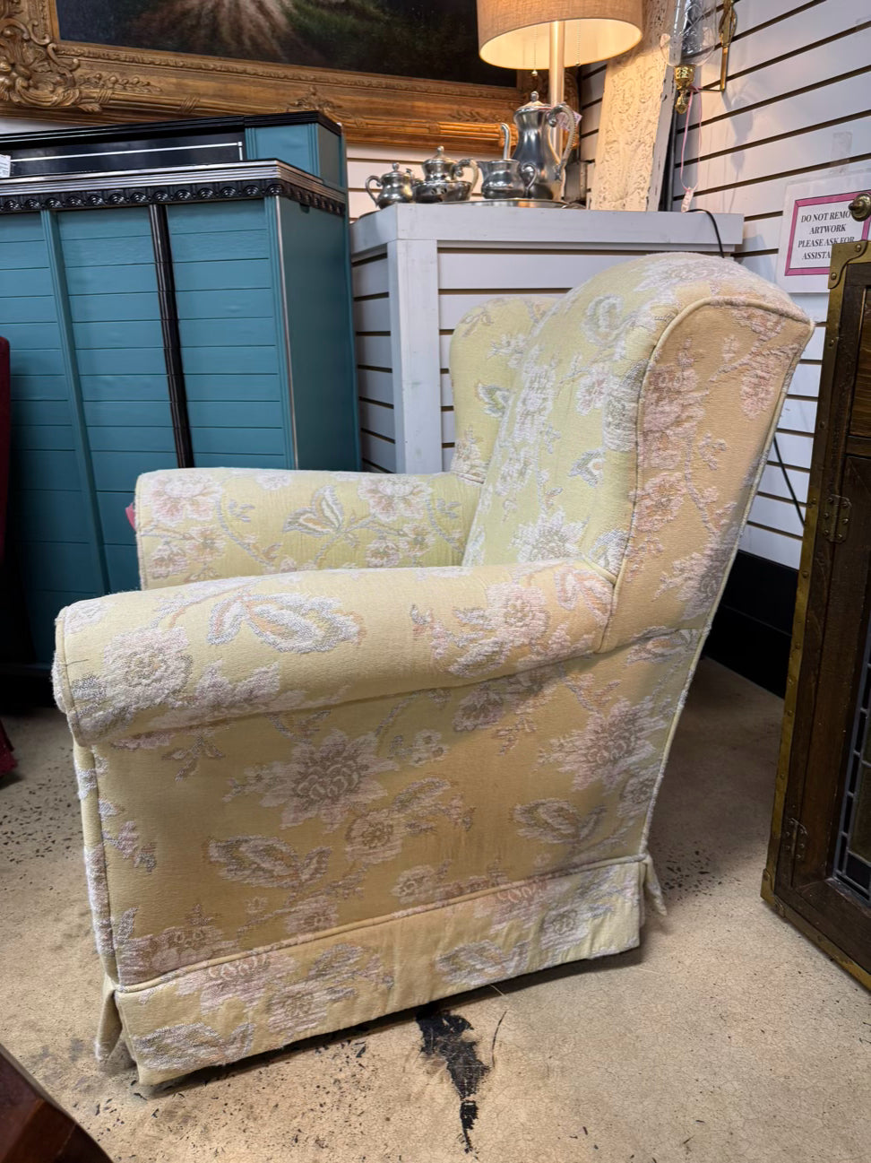 VINTAGE Yellow Floral Chair