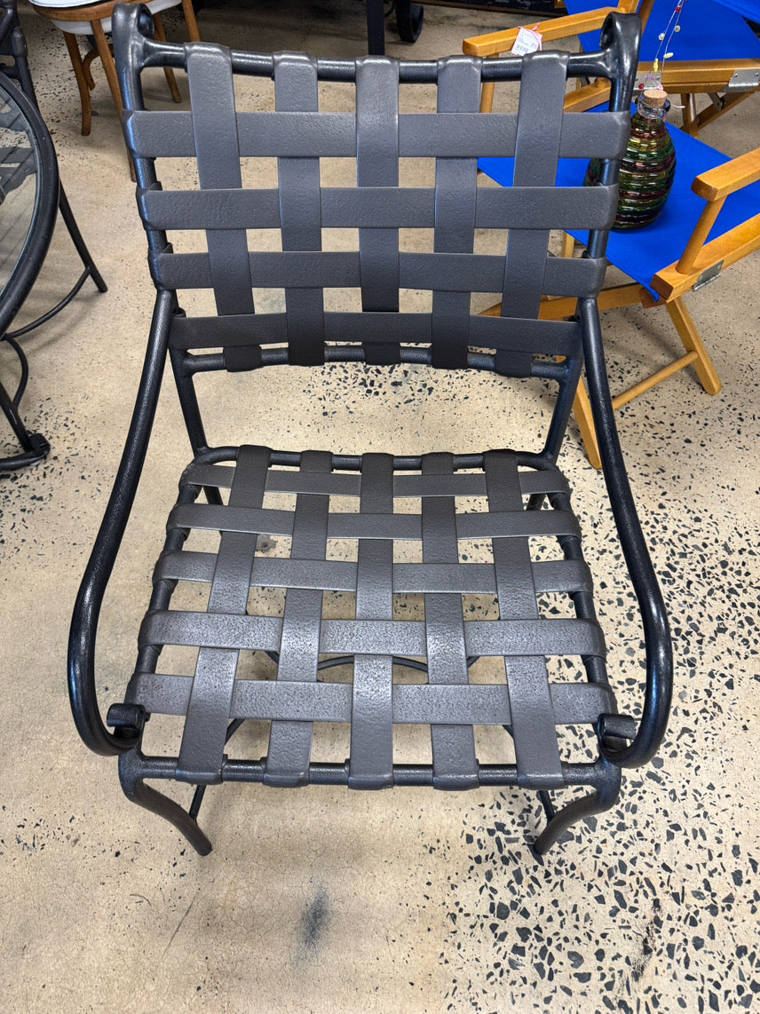 BROWN JORDAN Brown Aluminum Round Glass Top Table & 4 Chairs