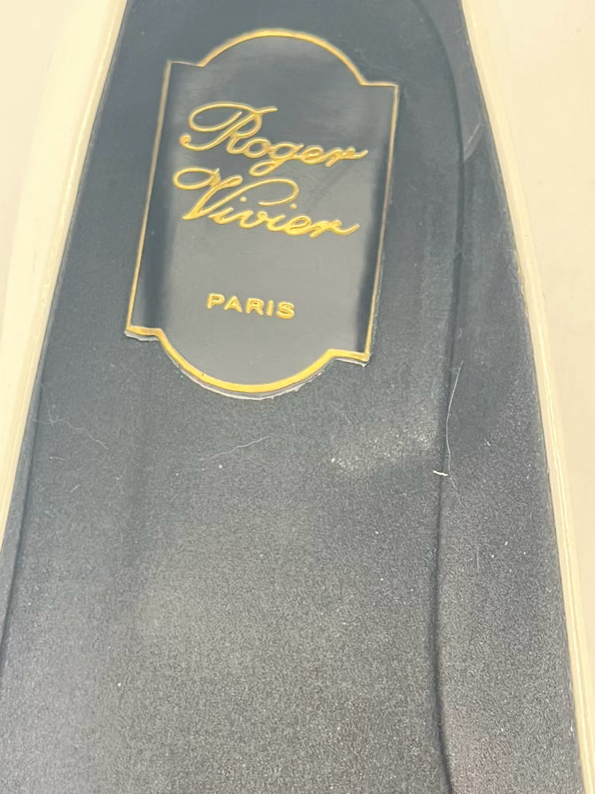 ROGER VIVIER Size 38 White Patent Leather Flats