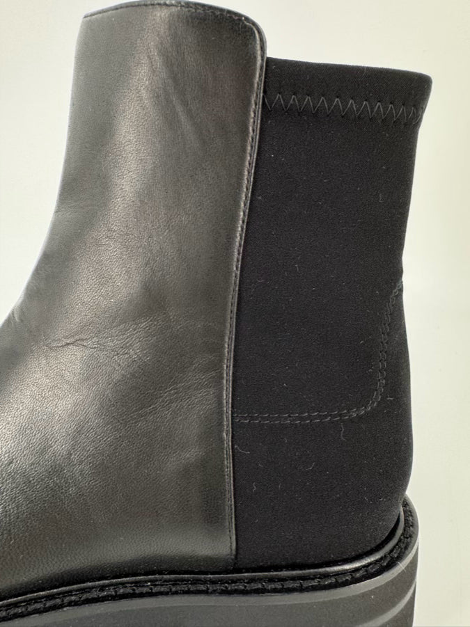 STUART WEITZMAN Size 7 Black Leather Booties NWOT