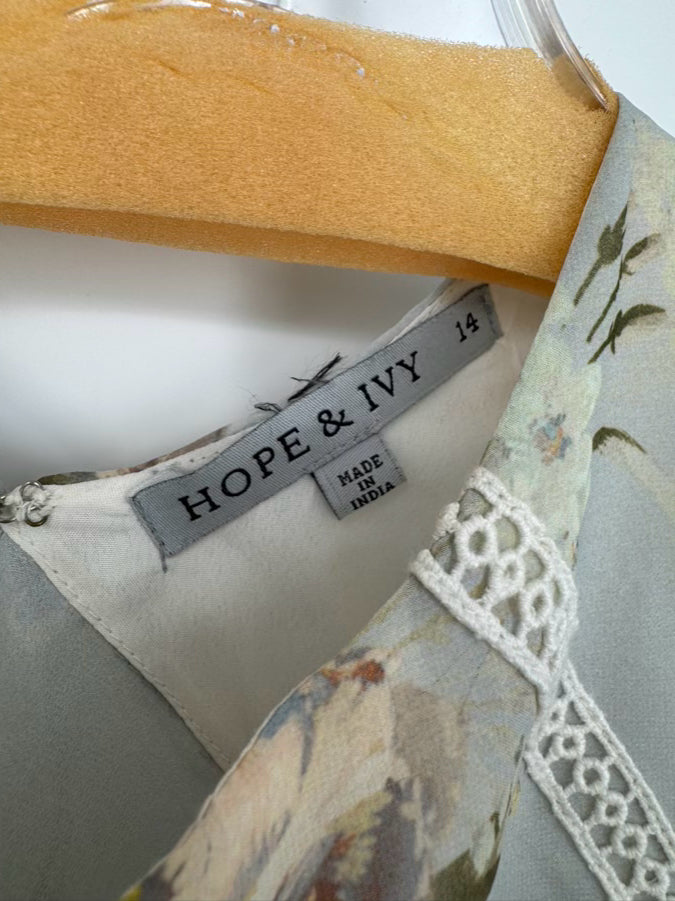 HOPE & IVY Size 14 Pale Blue Floral Open Back Maxi-Dress