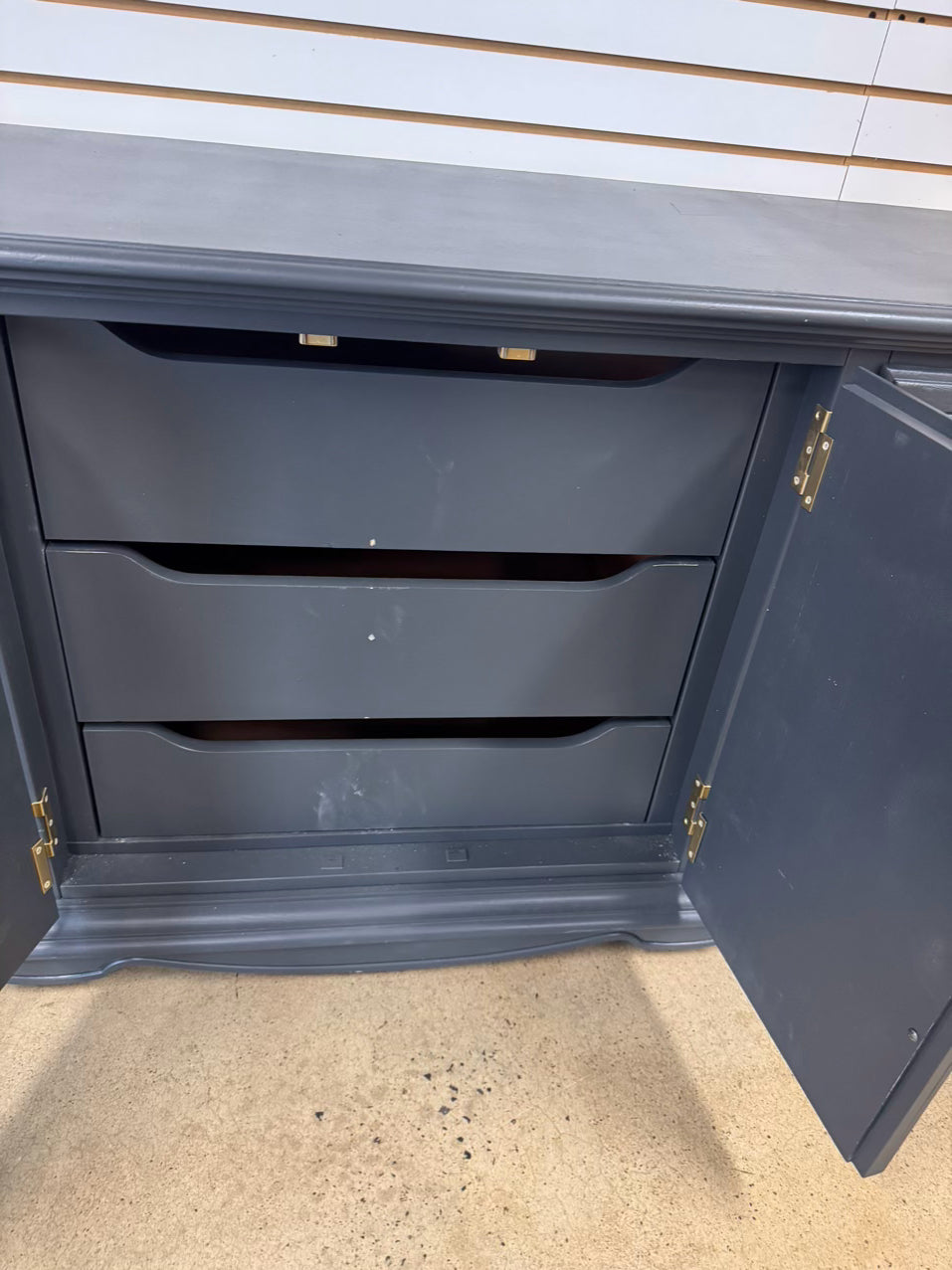 VINTAGE STANLEY FURNITURE Gray Painted Wood Dresser