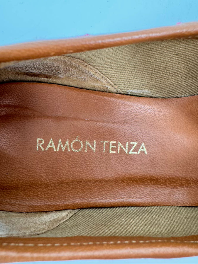 RAMON TENZA Size 7.5 White & Red Embroidered Flats