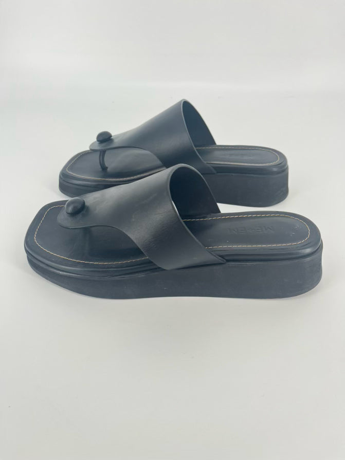 ME + EM Size 38 Black Leather Flip Flops