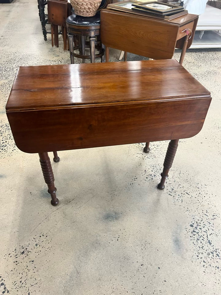 ANTIQUE Pine Drop Leaf w/ Spool Legs