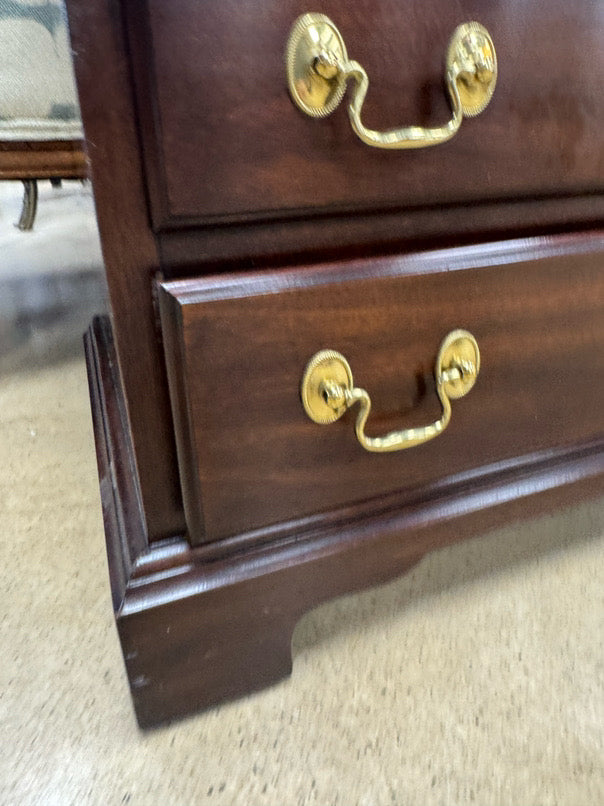 VIRGINIA GALLERIES Mahogany & Brass Pulls Small 4 Drawer Chest
