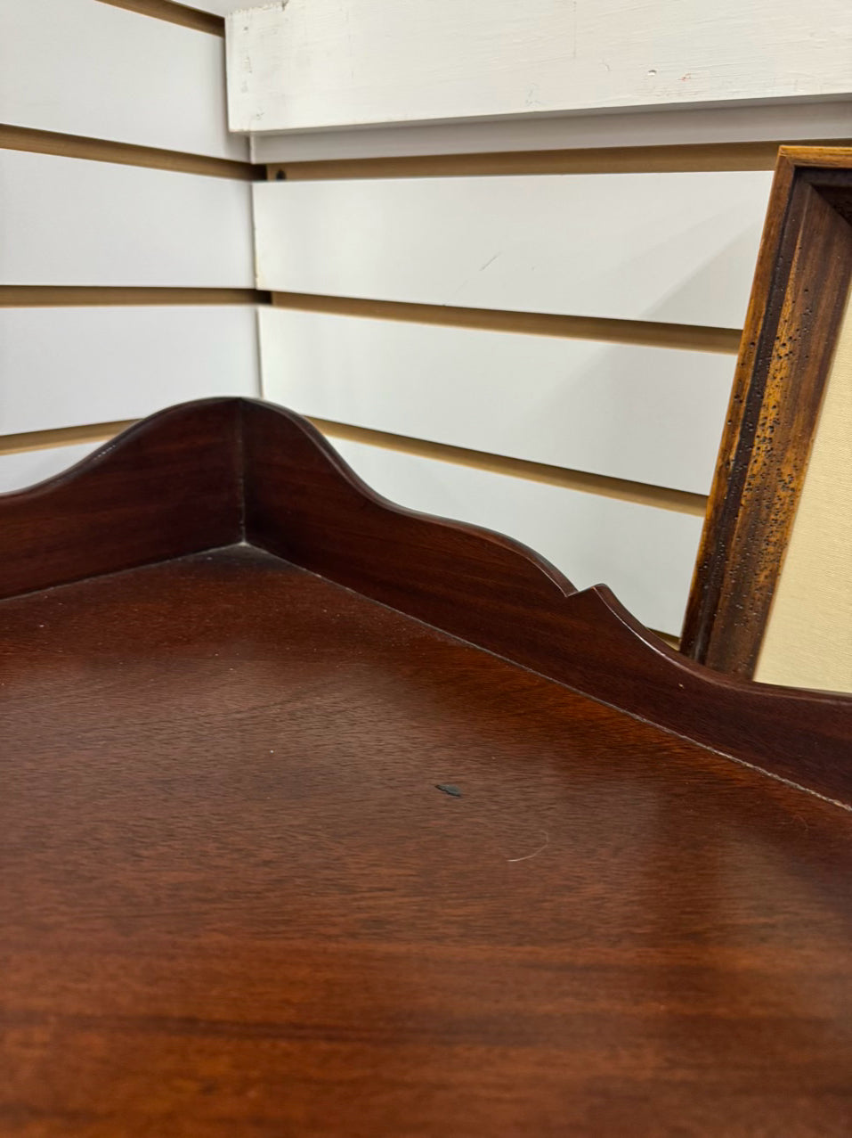 SOUTHAMPTON Mahogany Corner Table