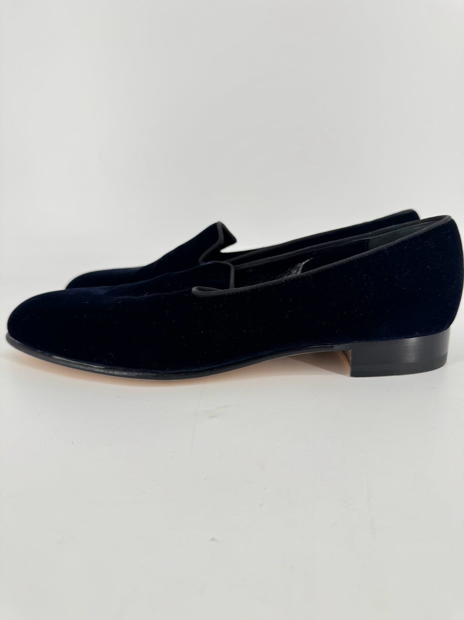 MANOLO BLAHNIK Size 9 Navy Velvet Dress Shoes