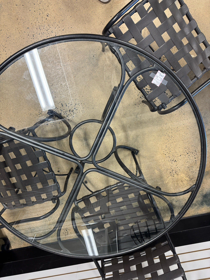 BROWN JORDAN Brown Aluminum Round Glass Top Table & 4 Chairs
