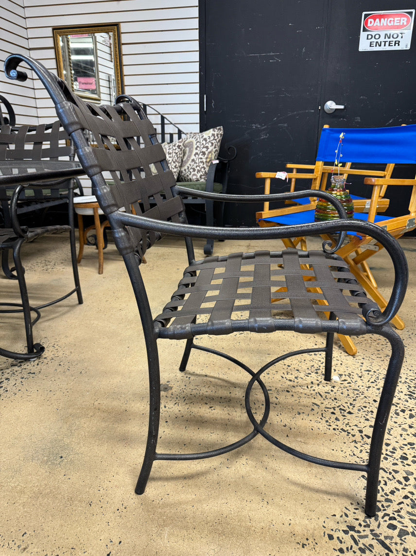 BROWN JORDAN Brown Aluminum Round Glass Top Table & 4 Chairs