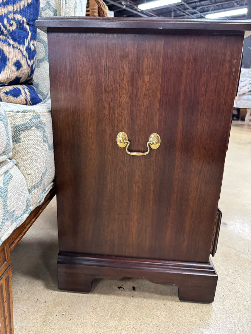 VIRGINIA GALLERIES Mahogany & Brass Pulls Small 4 Drawer Chest
