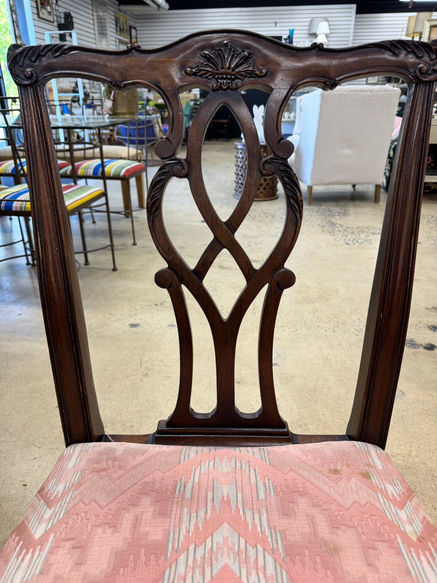 DUNCAN PHYFE Wood Table & 6 Chippendale Chairs w/ 4 Leaves