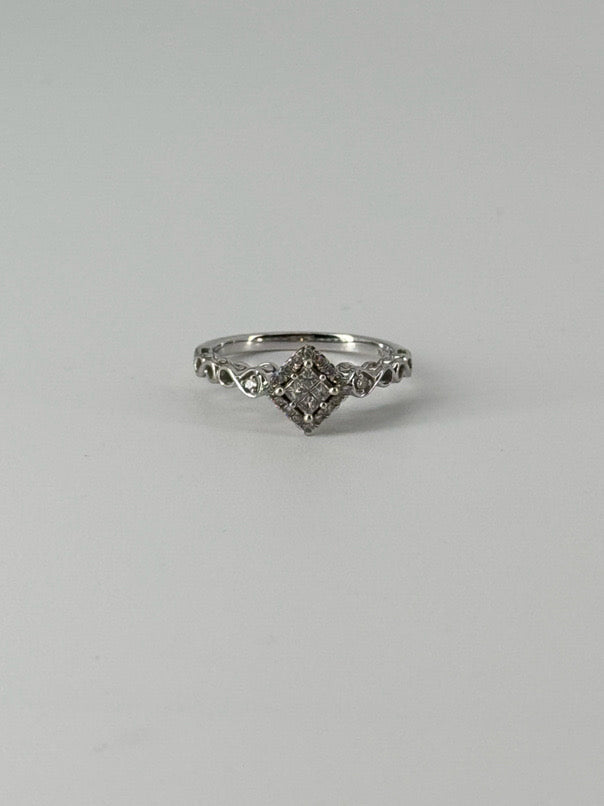 10K White Gold Princess Cut Diamond Ring