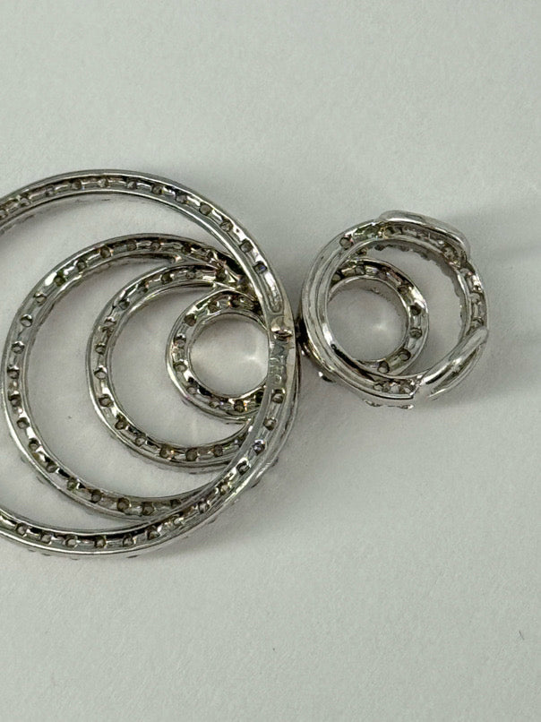 18k White Gold Diamond Layers Circles Pendant