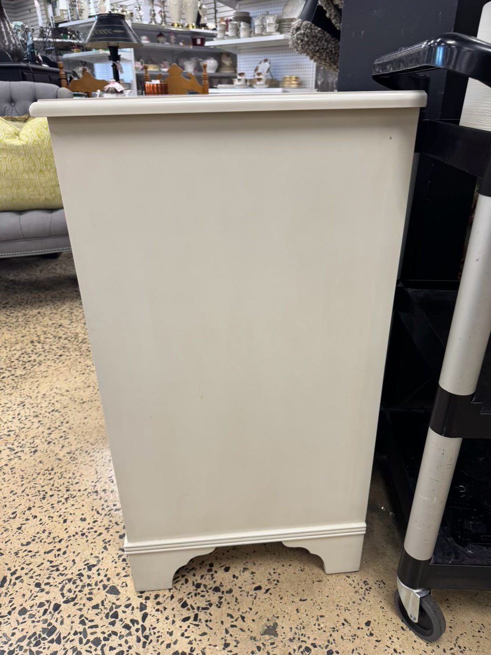 White Wood 3-Drawer Chest