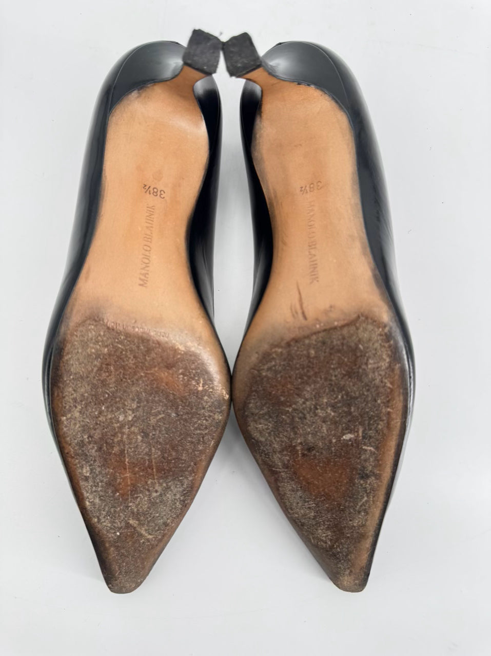 MANOLO BLAHNIK Size 38.5 Black Leather Heels